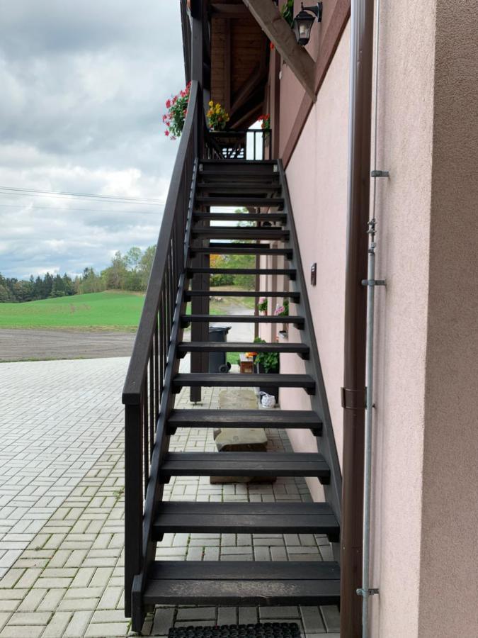 Apartmany Na Rozcesti Lomnice nad Popelkou Bagian luar foto