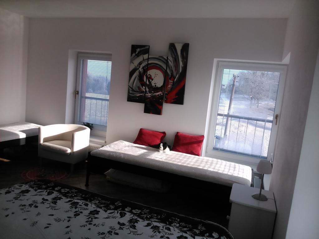 Apartmany Na Rozcesti Lomnice nad Popelkou Ruang foto