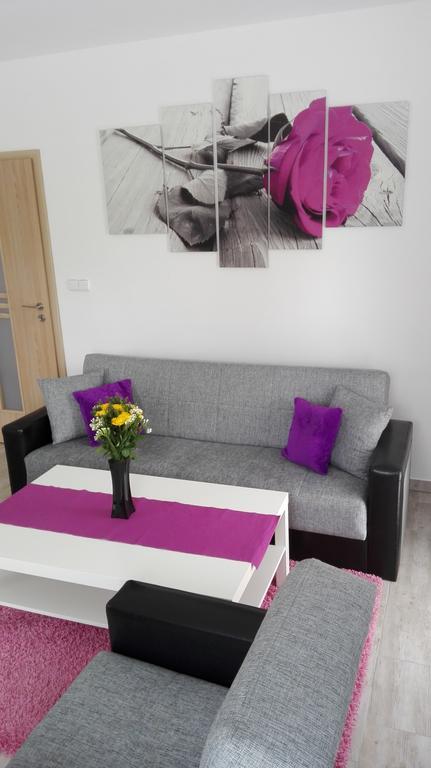 Apartmany Na Rozcesti Lomnice nad Popelkou Bagian luar foto