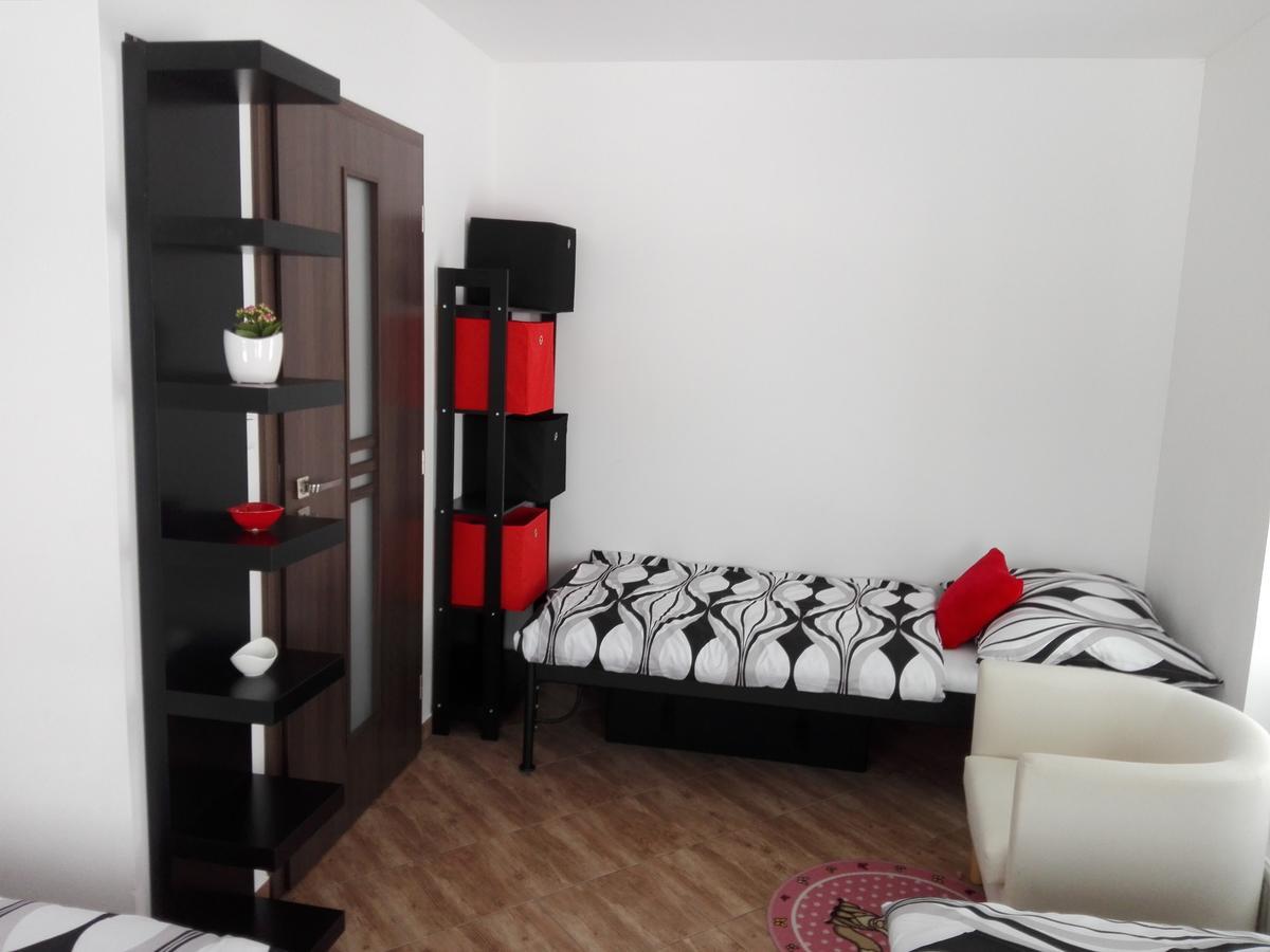 Apartmany Na Rozcesti Lomnice nad Popelkou Bagian luar foto
