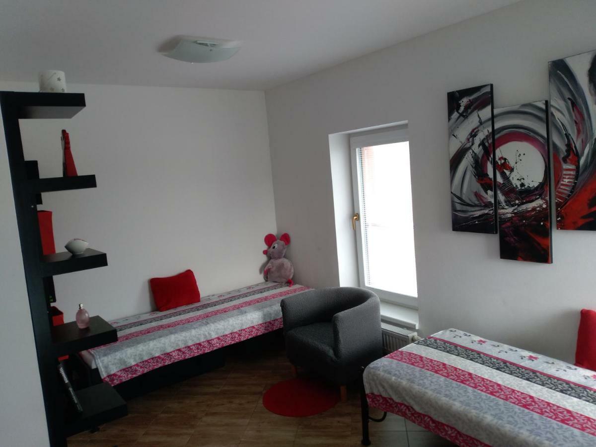 Apartmany Na Rozcesti Lomnice nad Popelkou Bagian luar foto