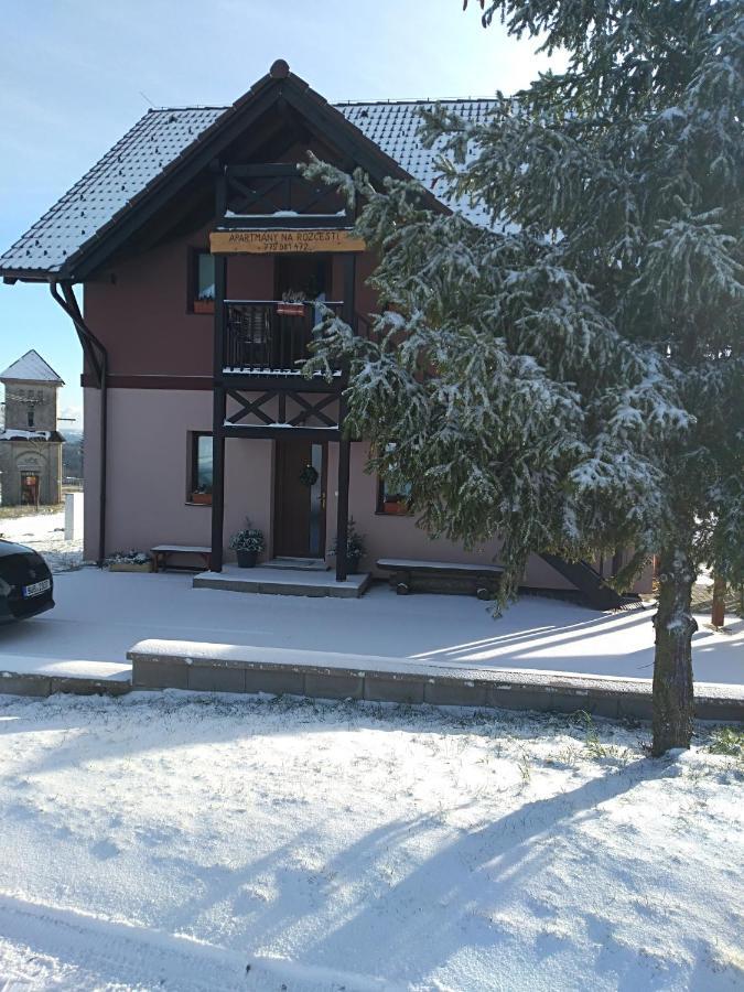 Apartmany Na Rozcesti Lomnice nad Popelkou Bagian luar foto