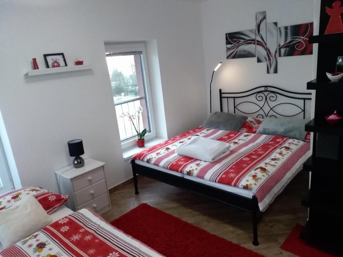 Apartmany Na Rozcesti Lomnice nad Popelkou Bagian luar foto